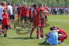 B-Junioren Bayernliga- U17 - FC Ingolstadt - TSV 1860 München - Jubel nach dem Spiel - Spieler wird getröstet - Foto: Jürgen Meyer