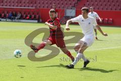 U 19 Bayernliga - Fußball - FC Ingolstadt 04 - FC Ismaning - 1:0 - Ingolstadt steigt in die Bundesliga auf, links Gianluca Ippolito (FCING)