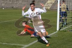 A-Junioren / Bayernliga / Bayern - FC Ingolstadt 04 - SG Quelle Fürth - Georgios Pintidis #20 weiss mit dem 1:1 Ausgleichstreffer mit einem Kopfball - Jubel -  Foto: Jürgen Meyer