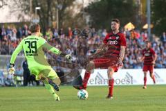 Regionalliga Bayern - FC Ingolstadt 04 - 1860 München - Torwart Hendrik Bonmann und Patrick Hasenhüttl kommt zu spät