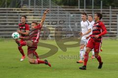 Regionalliga Bayern - FC Ingolstadt 04 II - TSV Buchbach - Paul Grauschopf (FCI) will den Ball erwischen vor dem Tor links