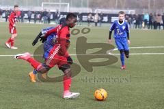 Testspiel - U15 - FC Ingolstadt 04 - SpVgg Kaufbeuren - Eliot Muteba (11 FCI) Flanke zum Tor