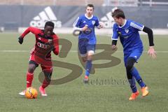 Testspiel - U15 - FC Ingolstadt 04 - SpVgg Kaufbeuren - Eliot Muteba (11 FCI) Zweikampf Angriff