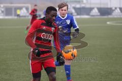 Testspiel - U15 - FC Ingolstadt 04 - SpVgg Kaufbeuren - Eliot Muteba (11 FCI) Zweikampf Angriff