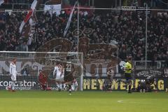 2. Bundesliga - FC St. Pauli - FC Ingolstadt 04 - Tor für Pauli, links Torwart Philipp Tschauner (41, FCI) am Boden, rechts Torschütze Alex Meier (9 Pauli) am Boden und jubelt