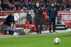 2. Bundesliga - 1. FC Union Berlin - FC Ingolstadt 04 - Cheftrainer Jens Keller (FCI) und Co-Trainer Thomas Stickroth (FCI) beobachten das Spiel