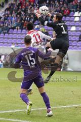 2. Bundesliga - FC Erzgebirge Aue - FC Ingolstadt 04 - Torwart Männel Martin (Aue 1) vor Darío Lezcano (11, FCI) Dennis Kempe (Aue 15)