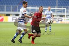 2. Bundesliga - MSV Duisburg - FC Ingolstadt 04 - Marcel Gaus (19, FCI) Tim Albutat (14 Duisburg)