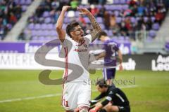 2. Bundesliga - FC Erzgebirge Aue - FC Ingolstadt 04 - Flanke zu Darío Lezcano (11, FCI) und Malcolm Cacutalua (Aue 21) macht Eigentor zum 0:3, Torwart Männel Martin (Aue 1) am Boden, Jubel