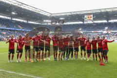 2. Bundesliga - MSV Duisburg - FC Ingolstadt 04 - Spiel ist aus, FCI Sieg 2:4, Jubel bei den Fans, Tanz Gesang singen