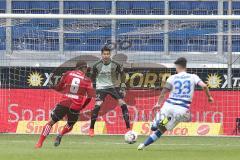 2. Bundesliga - MSV Duisburg - FC Ingolstadt 04 - Torwart Philipp Tschauner (41, FCI) Paulo Otavio (6, FCI) Moritz Stoppelkamp (33 Duisburg)