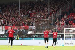 2. Bundesliga - Fußball - 1. FC Heidenheim - FC Ingolstadt 04 - Torwart Philipp Heerwagen (1, FCI) Torwart Marco Knaller (16, FCI) Torwart Philipp Tschauner (41, FCI) laufen zu den Fans