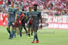 2. Bundesliga - Fußball - SV Jahn Regensburg - FC Ingolstadt 04 - Spiel ist aus, 1:2 für Regensburg feiert, Phil Neumann (26, FCI) Benedikt Gimber (5, FCI) Thorsten Röcher (29 FCI) Frederic Ananou (2, FCI)