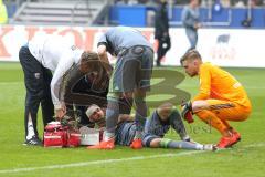 2. Bundesliga - Hamburger SV - FC Ingolstadt 04 - Mergim Mavraj (15, FCI)  wird verarztet, Verband am Kopf