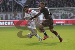 2. Bundesliga - FC St. Pauli - FC Ingolstadt 04 - Cenk Sahin (17, FCI) gegen Marvin Knoll (5 Pauli)