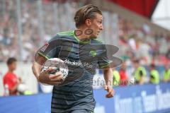 2. Bundesliga - Fußball - SV Jahn Regensburg - FC Ingolstadt 04 - Thomas Pledl (30, FCI) Konstantin Kerschbaumer (7, FCI) schnappt sich den Ball zur Ecke