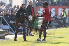 2. BL - Saison 2018/2019 - Holstein Kiel - FC Ingolstadt 04 - Frederic Ananou (#2 FCI) - Alexander Nouri (Cheftrainer FCI) - Foto: Meyer Jürgen