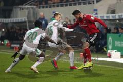 2. Bundesliga - SpVgg Greuther Fürth - FC Ingolstadt 04 - Christian Träsch (28, FCI) David Atanga (20, Fürth) Sebastian Ernst