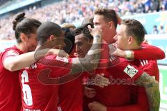 2. Bundesliga - MSV Duisburg - FC Ingolstadt 04 - Elfmeter, Darío Lezcano (11, FCI) Tor zum 1:2, Torwart Felix Wiedwald (30 Duisburg) , Jubel, Almog Cohen (8, FCI) Marcel Gaus (19, FCI) Phil Neumann (26, FCI) Jonatan Kotzke (25 FCI) Paulo Otavio (6, FCI)