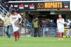 2. Bundesliga - SC Paderborn - FC Ingolstadt 04 - 3:1 Niederlage für Ingolstadt, enttäuscht hängende Köpfe, Darío Lezcano (11, FCI) und rechts Cenk Sahin (17, FCI)