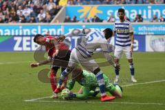 2. Bundesliga - MSV Duisburg - FC Ingolstadt 04 - Darío Lezcano (11, FCI) Torwart Felix Wiedwald (30 Duisburg)