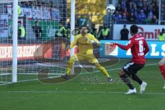 2. BL - Saison 2018/2019 - Holstein Kiel - FC Ingolstadt 04 Paulo Otavio (#6 FCI) - Kenneth Kronholm Torwart (#18 Kiel) - Foto: Meyer Jürgen