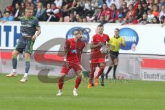 2. Bundesliga - Fußball - 1. FC Heidenheim - FC Ingolstadt 04 - links Sonny Kittel (10, FCI) Kopfball, Niklas Dorsch (HDH 36)