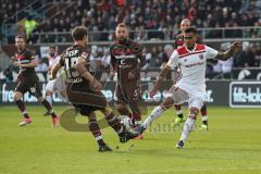 2. Bundesliga - FC St. Pauli - FC Ingolstadt 04 - Darío Lezcano (11, FCI) rechts kommt nicht zum Ball, #sp15pschneller, hinten Marvin Knoll (5 Pauli)