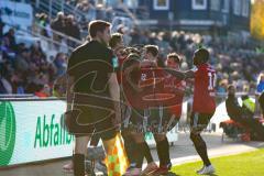 2. BL - Saison 2018/2019 - Holstein Kiel - FC Ingolstadt 04 - Phil Neumann (#26 FCI) Köpft den 0:1 Führungstreffer - jubel -  Konstantin Kerschbaumer (#7 FCI) - Foto: Meyer Jürgen