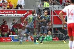 2. Bundesliga - Fußball - SV Jahn Regensburg - FC Ingolstadt 04 - Tot diurch Konstantin Kerschbaumer (7, FCI)mit Marcel Gaus (19, FCI)