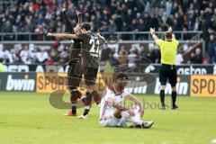 2. Bundesliga - FC St. Pauli - FC Ingolstadt 04 - Spiel ist aus, Sieg für Pauli 1:0, Justin Hoogma (22 Pauli) jubelt, Mergim Mavraj (15, FCI) am Boden