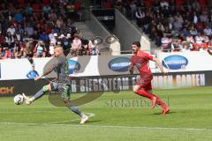 2. Bundesliga - Fußball - 1. FC Heidenheim - FC Ingolstadt 04 - Sonny Kittel (10, FCI) Norman Theuerkauf (HDH 30)