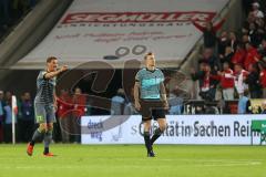 2. Bundesliga - Fußball - 1. FC Köln - FC Ingolstadt 04 - Stefan Kutschke (20, FCI) beschwert sich beim Schiedsrichter