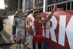 2. BL - Saison 2018/2019 - Holstein Kiel - FC Ingolstadt 04 - Die Mannschaft bedankt sich bei den Fans - Foto: Meyer Jürgen