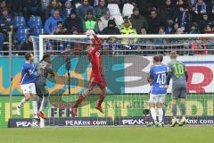 2. Bundesliga - SV Darmstadt 98 - FC Ingolstadt 04 - Torwart Fabijan Buntic (24, FCI) fängt den Ball