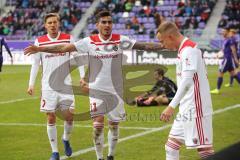 2. Bundesliga - FC Erzgebirge Aue - FC Ingolstadt 04 - Malcolm Cacutalua (Aue 21) macht Eigentor zum 0:3, Torwart Männel Martin (Aue 1) am Boden, Jubel Darío Lezcano (11, FCI), mit Konstantin Kerschbaumer (7, FCI) Sonny Kittel (10, FCI)