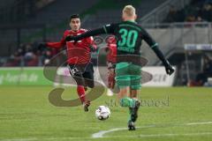 2. Bundesliga - SpVgg Greuther Fürth - FC Ingolstadt 04 - Darío Lezcano (11, FCI) kommt zu spät zu Torwart Sascha Burchert (30 Fürth)