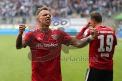 2. Bundesliga - MSV Duisburg - FC Ingolstadt 04 - Sonny Kittel (10, FCI) schlängelt sich durch trifft zum 1:3 Tor Jubel, zu den Fans Schrei