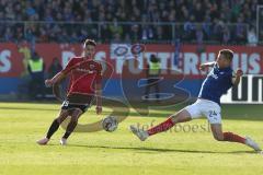 2. BL - Saison 2018/2019 - Holstein Kiel - FC Ingolstadt 04 - Thorsten Röcher (#29 FCI) - Hauke Wahl (#24 Kiel) - Foto: Meyer Jürgen