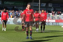 2. BL - Saison 2018/2019 - Holstein Kiel - FC Ingolstadt 04 - Die Spieler verlassen nach dem warm machen das Spielfeld - Robin Krausse (#23 FCI) - Foto: Meyer Jürgen