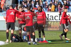 2. BL - Saison 2018/2019 - Holstein Kiel - FC Ingolstadt 04 - Die Spieler bei einer Trinkpause beim warm machen - Benedikt Gimber (#5 FCI) - Osayamen Osawe (#14 FCI) - Foto: Meyer Jürgen