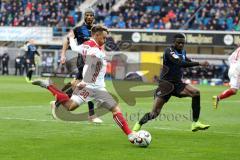 2. Bundesliga - SC Paderborn - FC Ingolstadt 04 - Thomas Pledl (30, FCI) Schuß, Collins, Jamilu (Paderborn 29) stört