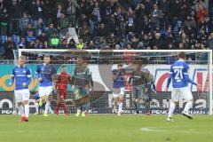 2. Bundesliga - SV Darmstadt 98 - FC Ingolstadt 04 - Kempe, Tobias (Darmstadt 11) trifft gegen Torwart Fabijan Buntic (24, FCI) knapp zum Ausgleich 1:1 Tor