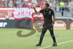 2. Bundesliga - Fußball - SV Jahn Regensburg - FC Ingolstadt 04 - Cheftrainer Stefan Leitl (FCI) am Seitenrand energisch