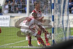 2. Bundesliga - Fußball - 1. FC Magdeburg - FC Ingolstadt 04 - Tor FCI 1:1 Ausgleich Jubel Marvin Matip (34, FCI) und Stefan Kutschke (20, FCI) holen den Ball, Stefan Kutschke (20, FCI) Zunge zu den Fans