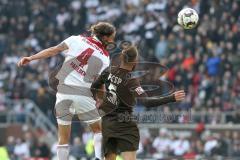 2. Bundesliga - FC St. Pauli - FC Ingolstadt 04 - Björn Paulsen (4, FCI) Marvin Knoll (5 Pauli) Kopfballduell