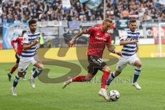 2. Bundesliga - MSV Duisburg - FC Ingolstadt 04 - Angriff, Sonny Kittel (10, FCI) Tim Albutat (14 Duisburg)