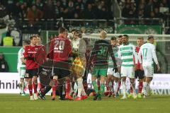 2. Bundesliga - SpVgg Greuther Fürth - FC Ingolstadt 04 - zweite Rote Karte gegen Maximilian Wittek (3 Fürth) nach Foul an Robin Krauße (23, FCI), Stefan Kutschke (20, FCI) Torwart Philipp Tschauner (22, FCI) klären