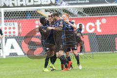 2. Bundesliga - SC Paderborn - FC Ingolstadt 04 - Philipp Klement (Paderborn 21) trifft zum Ausgleich 1:1, Jubel mit Collins, Jamilu (Paderborn 29) Strohdiek, Christian (Paderborn 5) und Sebastian Vasiliadis (Paderborn 39), Druck auf die Nase