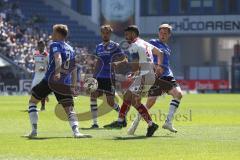 2. Bundesliga - Arminia Bielefeld - FC Ingolstadt 04 - Almog Cohen (8, FCI) Brian Behrendt (3 Bielefeld) Manuel Prietl (19 Bielefeld) Cedric Brunner (27 Bielefeld)